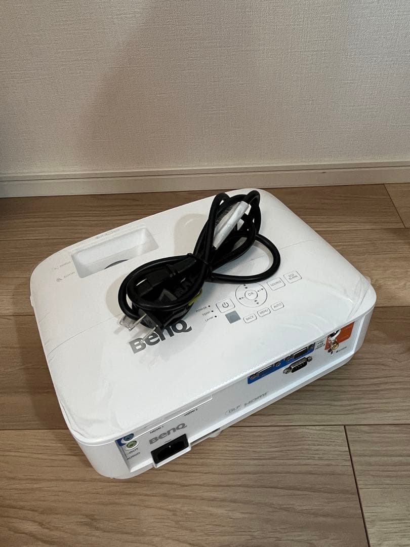 BENQ プロジェクター 本体 ホワイト