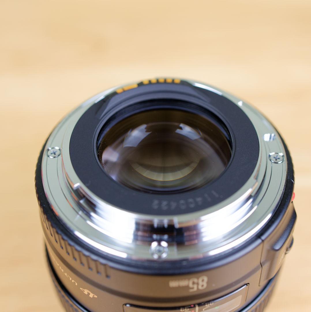 Canon EF 85mm f/1.8 レンズ