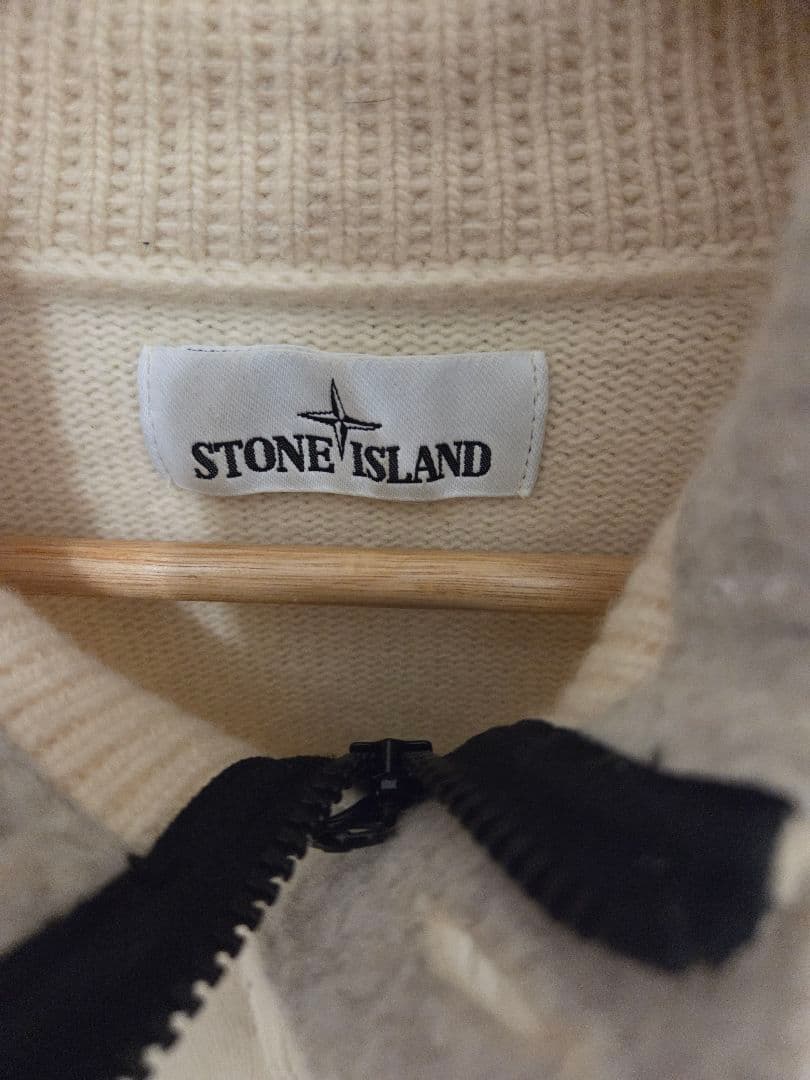 ストーンアイランド ハーフジップニット　ベージュ　Mサイズ