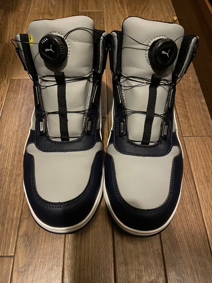 上*也様 PUMA 安全靴 フロントコート ディスクミッド グレー/ネイビー