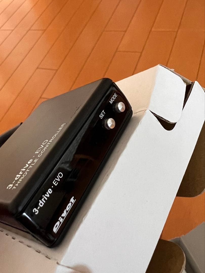 スバル系　PIVOT スロットルコントローラー 本体＋ハーネスセット