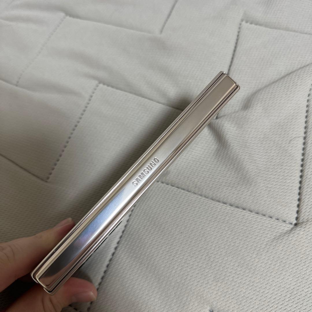 Galaxy zFold4 SIMフリー256GB本体