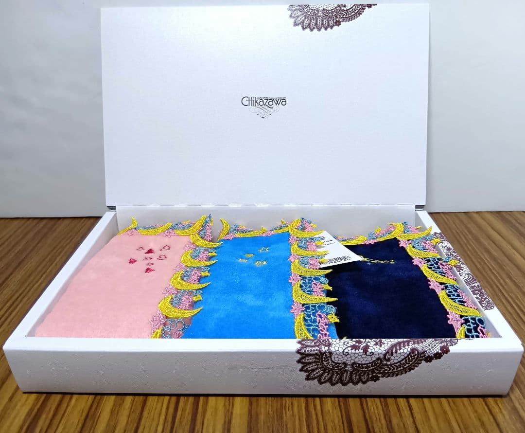 M*3様 【新品未使用】　ときめきトゥナイト　近沢レース店　タオルハンカチ　3色