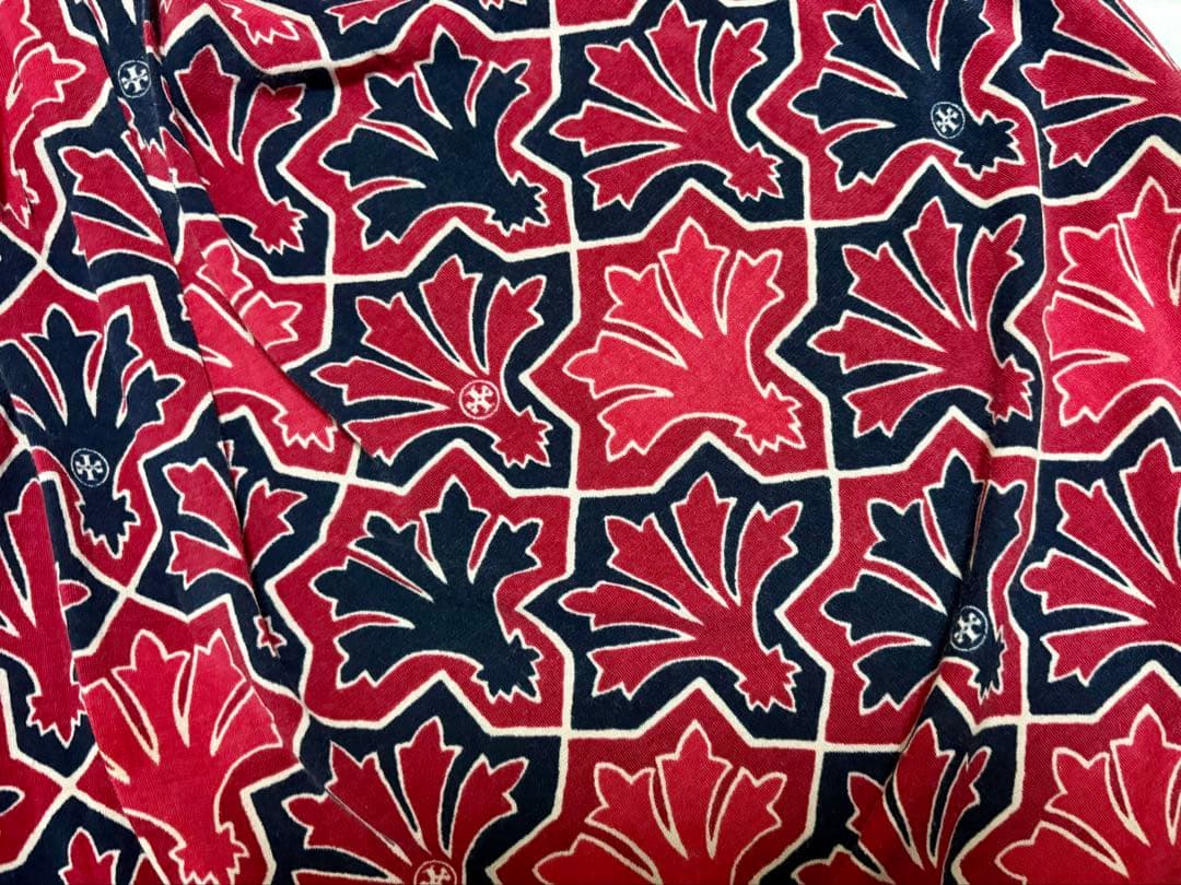 ❤️TORY BURCH シルク混　憲章付き　ロゴボタン　総柄　XS