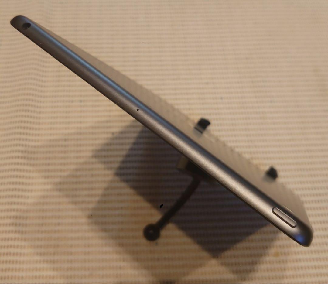 完動品iPad第8世代(A2270)本体32GBグレイ送料込EQ1GC