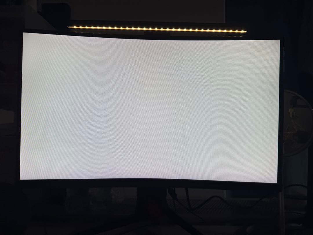 ディスプレイ・モニター本体 ASUS ROG STRIX XG27VQ 144hz