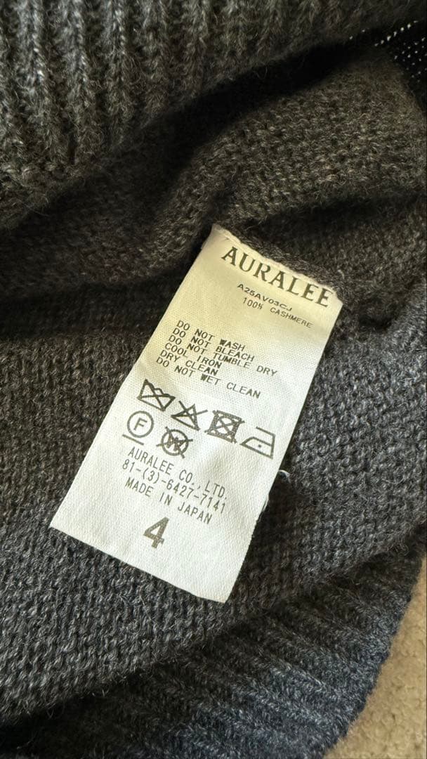 トップス LIGHT CASHMERE KNIT V-NECK P/O