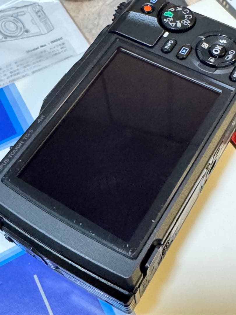 OLYMPUS Tough TG5　レッド　小傷あり