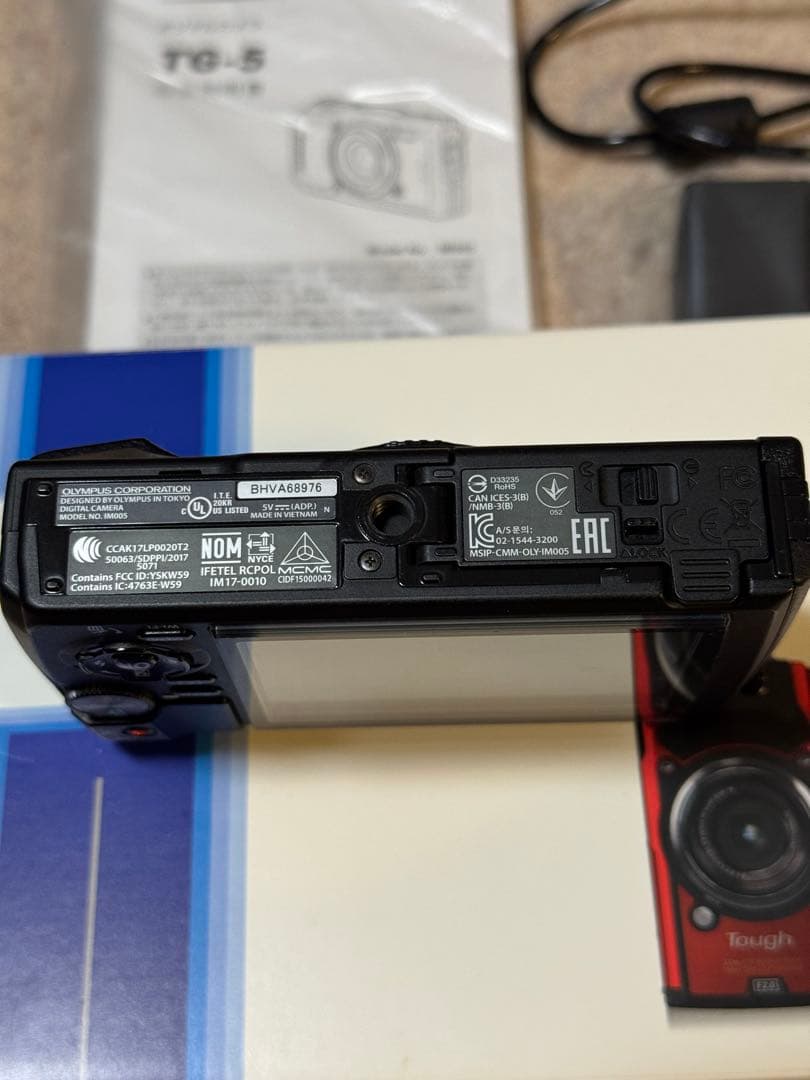 OLYMPUS Tough TG5　レッド　小傷あり