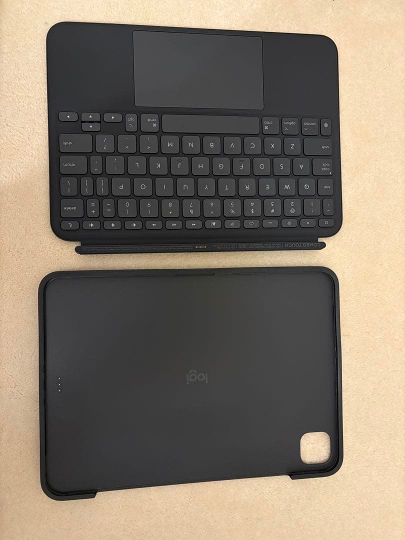 ほぼ未使用 iPad Pro 11インチ (M4 M5) Combo Touch