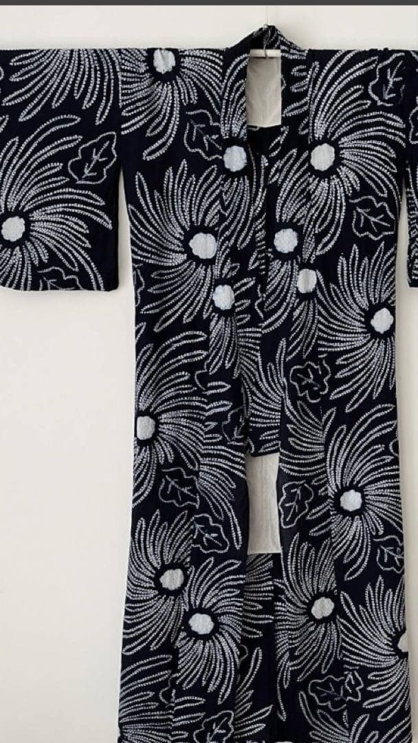 有松鳴海絞り 紺地 大胆な畝り菊花模様 レア物 特注一点物