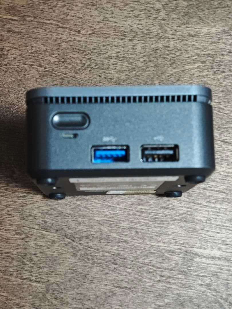 超小型デスクトップパソコン LIVA Q2 N4100