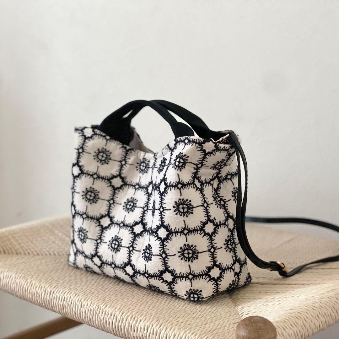 ⚮̈ミナペルホネン　anemone light beige ヌッピバッグＳ