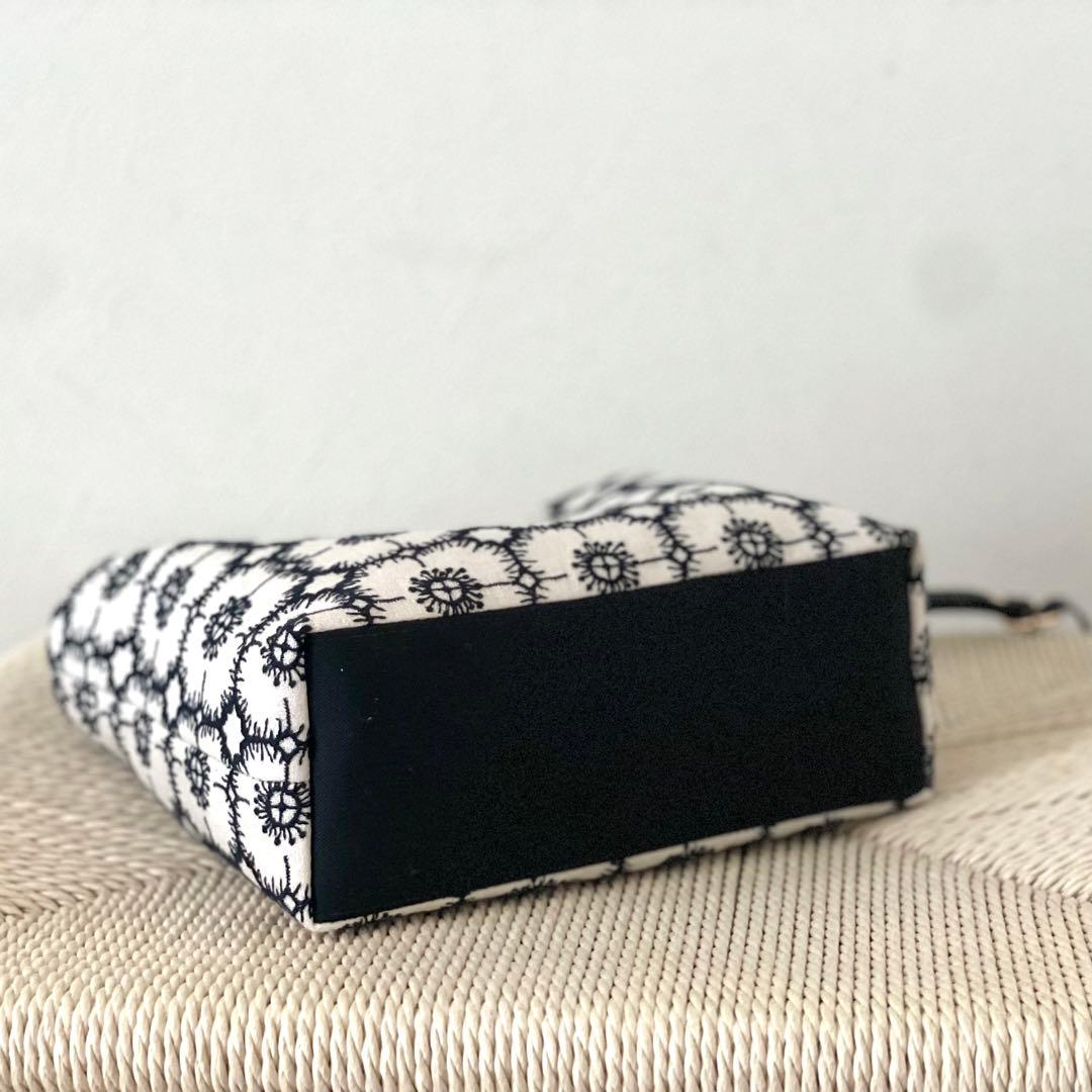 ⚮̈ミナペルホネン　anemone light beige ヌッピバッグＳ