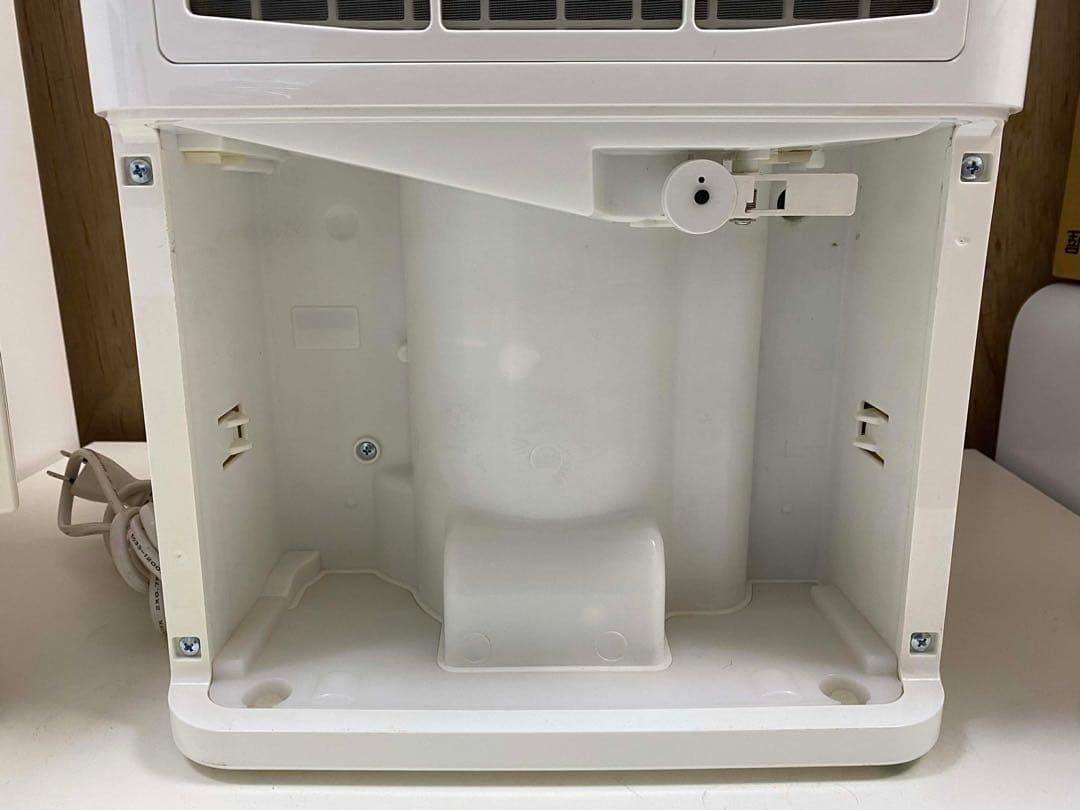 アイリスオーヤマ 衣類乾燥除湿機 DCE-6515 2017年製 中古 美品