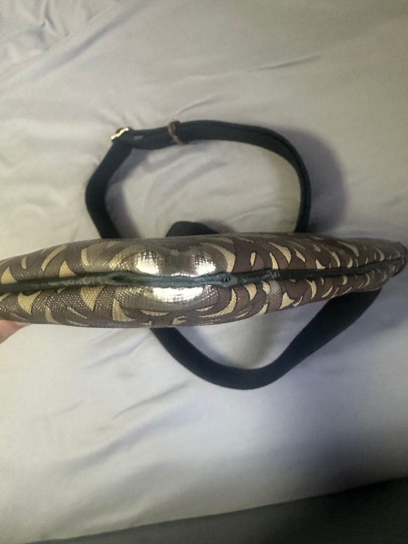 Burberry ショルダーバッグ　モノグラム　アナグラム