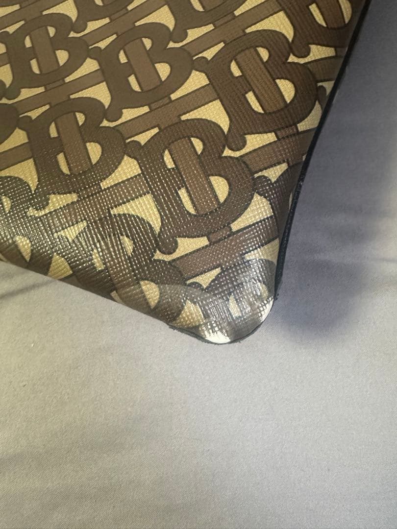 Burberry ショルダーバッグ　モノグラム　アナグラム