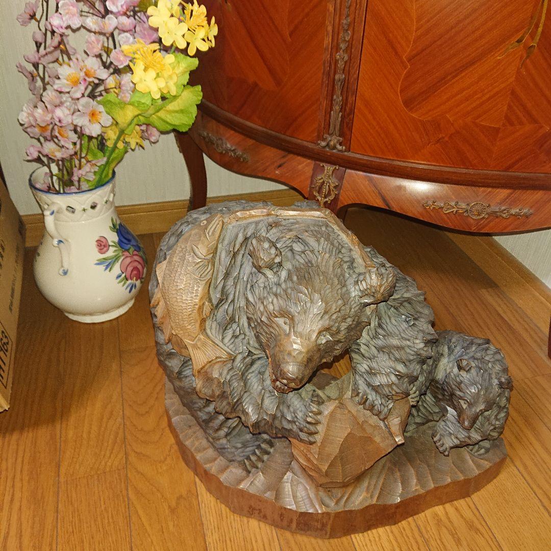 川村エベの木製クマと子クマの彫刻