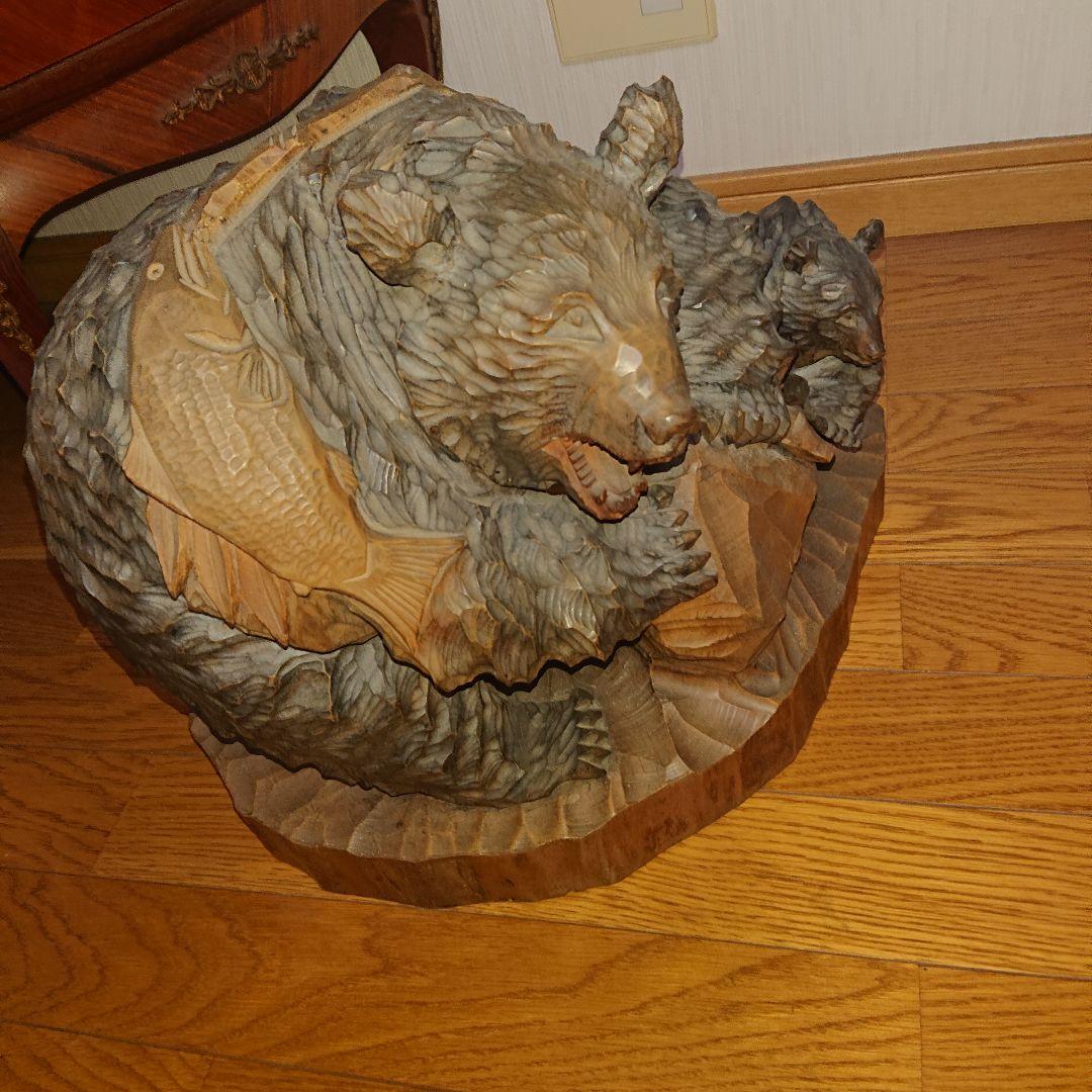 川村エベの木製クマと子クマの彫刻