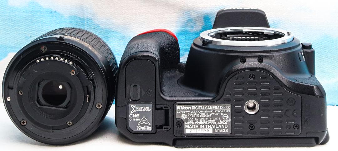 美品 Nikon D5600⭐️WIFI搭載⭐️高性能一眼レフ⭐️初心者おすすめ