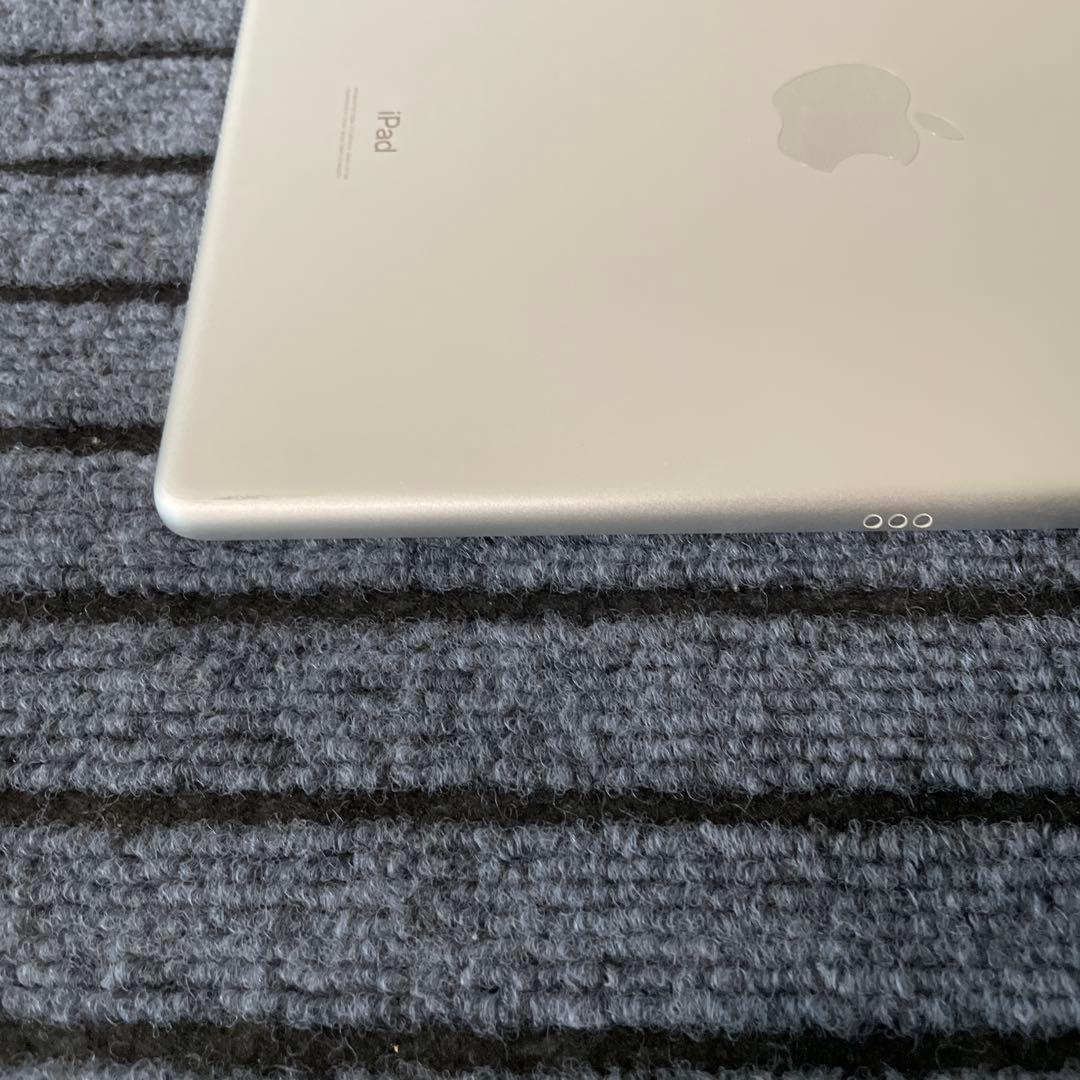 100 iPad 7世代 32GB SIMフリー シルバー