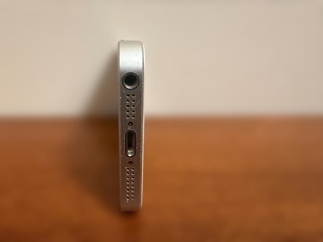 iPhone SE 第1世代 16GB スペースグレー