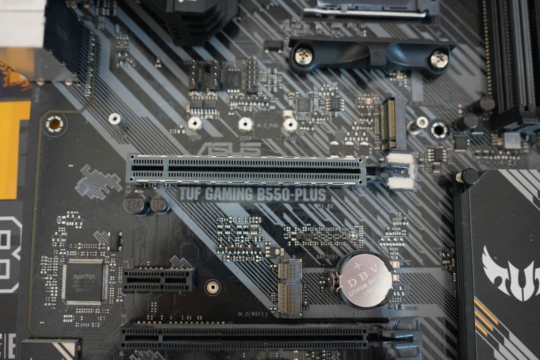 ASUS TUF GAMING B550-PLUS マザーボード