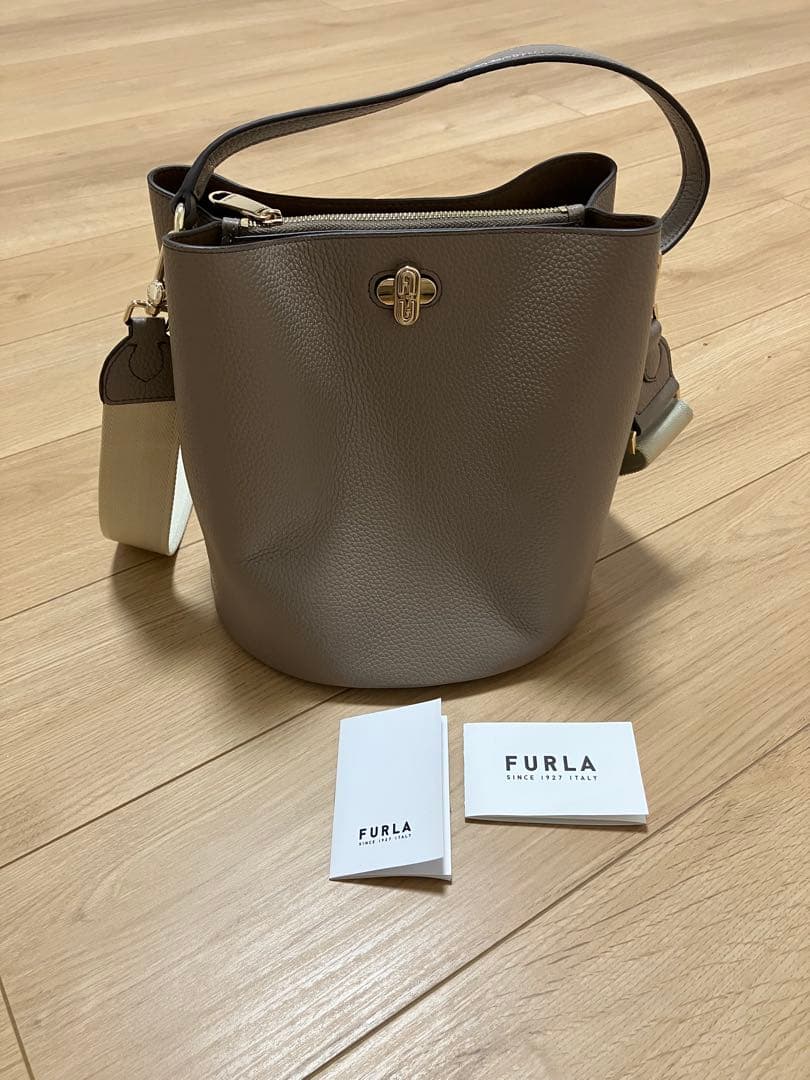 FURLA バケツ型ショルダーバッグ グレージュ