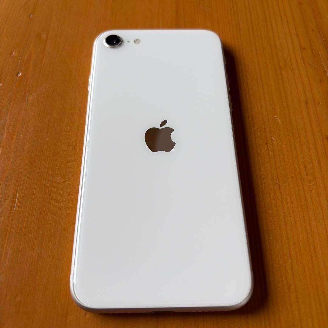 Apple iPhone SE (第3世代) 64GB スターライト