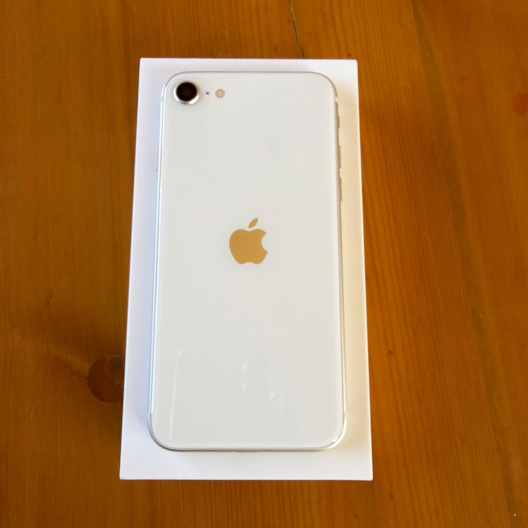 Apple iPhone SE (第3世代) 64GB スターライト