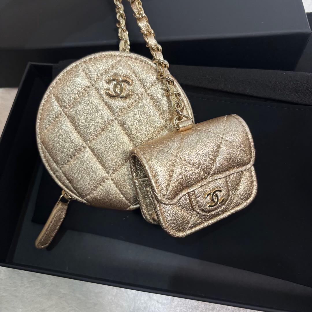 CHANEL イヤーズギフト　ケース AirPodsケース　バッグチャーム