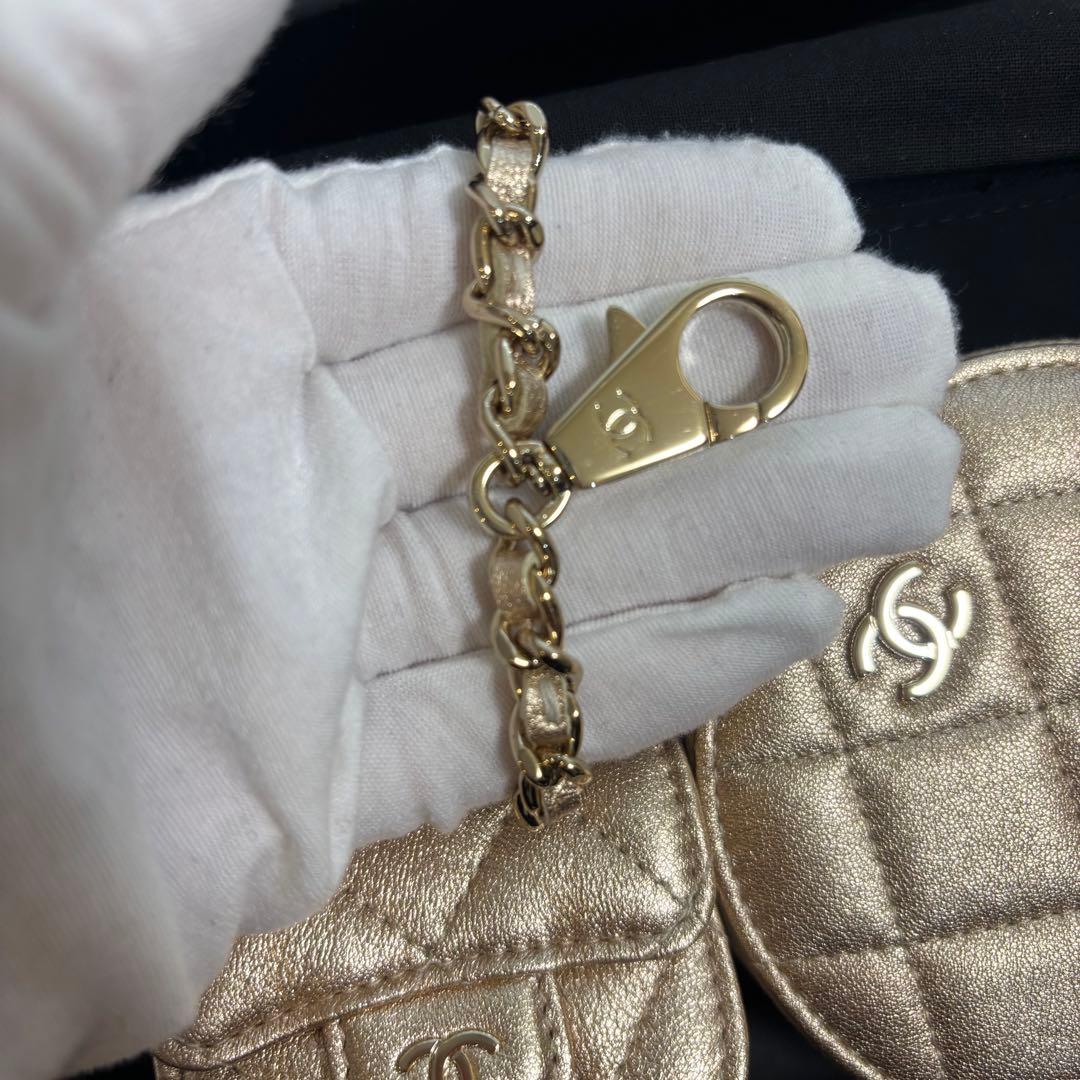 CHANEL イヤーズギフト　ケース AirPodsケース　バッグチャーム