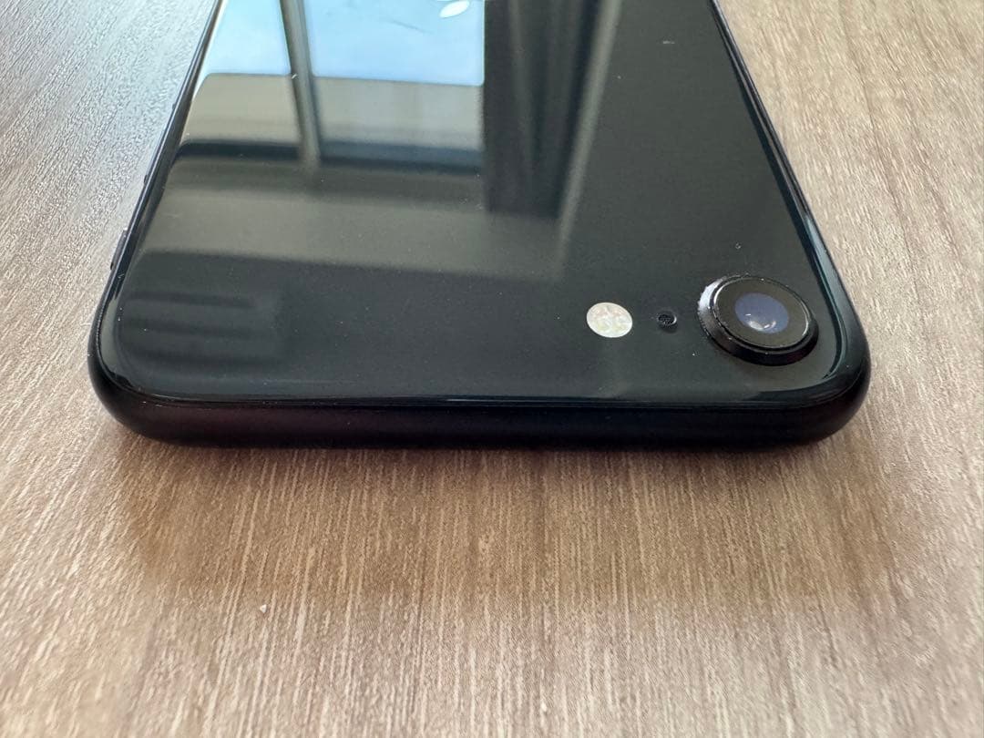 Apple iPhone SE (第2世代) ブラック 64GB