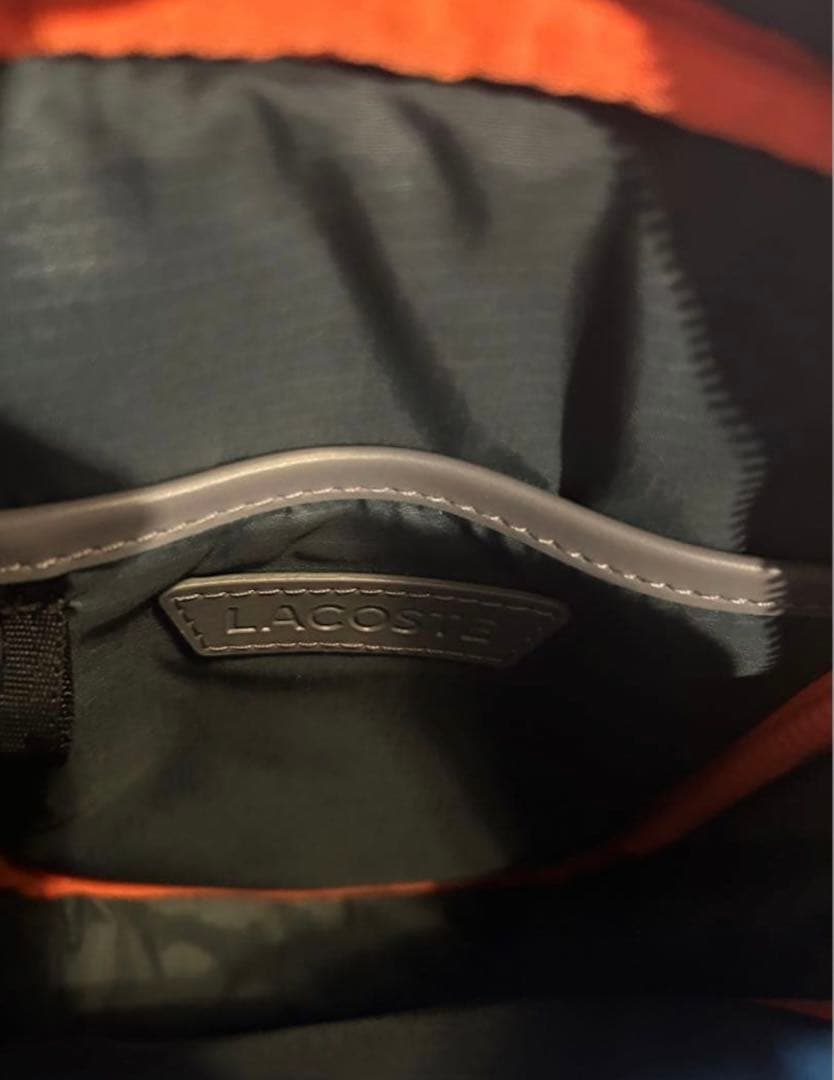 LACOSTEラコステ モノグラムバーティカルショルダーバック チャコールグレー