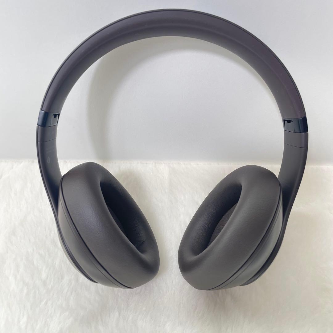 美品　Beats Studio Pro ワイヤレスヘッドフォン ディープブラウン