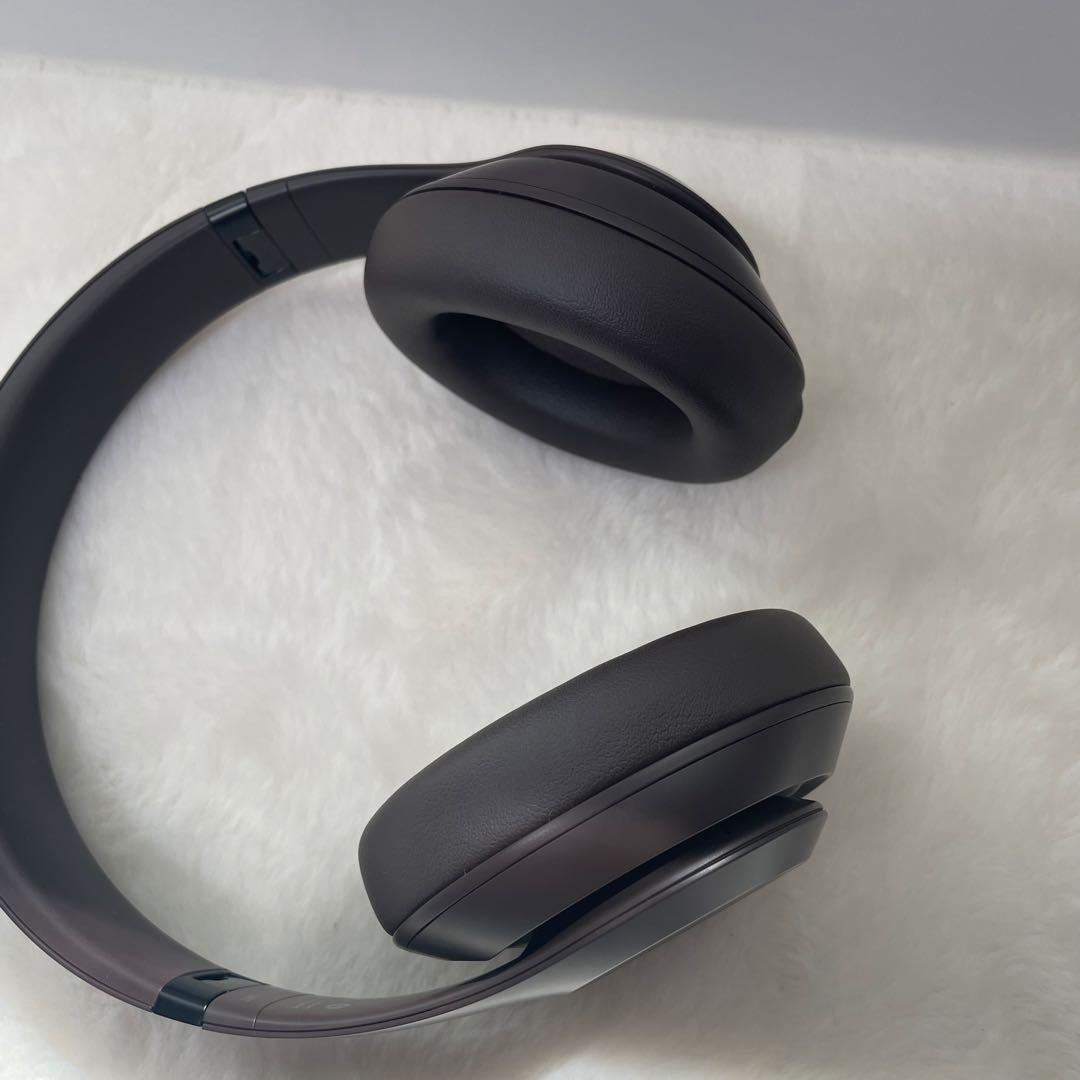 美品　Beats Studio Pro ワイヤレスヘッドフォン ディープブラウン