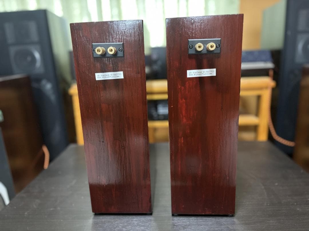 デンマーク製 ScanSpeak 5F8422T03 搭載小型スピーカー