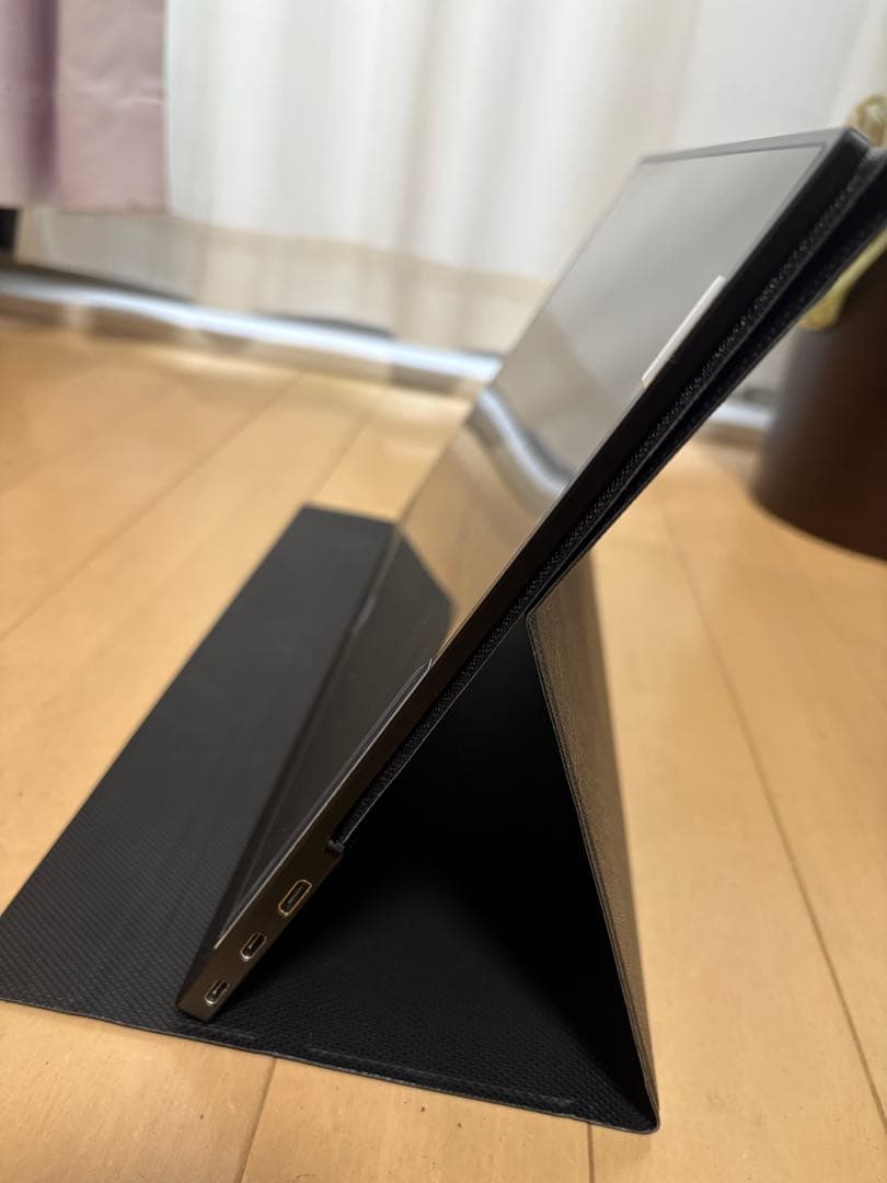 IRIS OHYAMA LUCA 折りたたみ式ディスプレイ