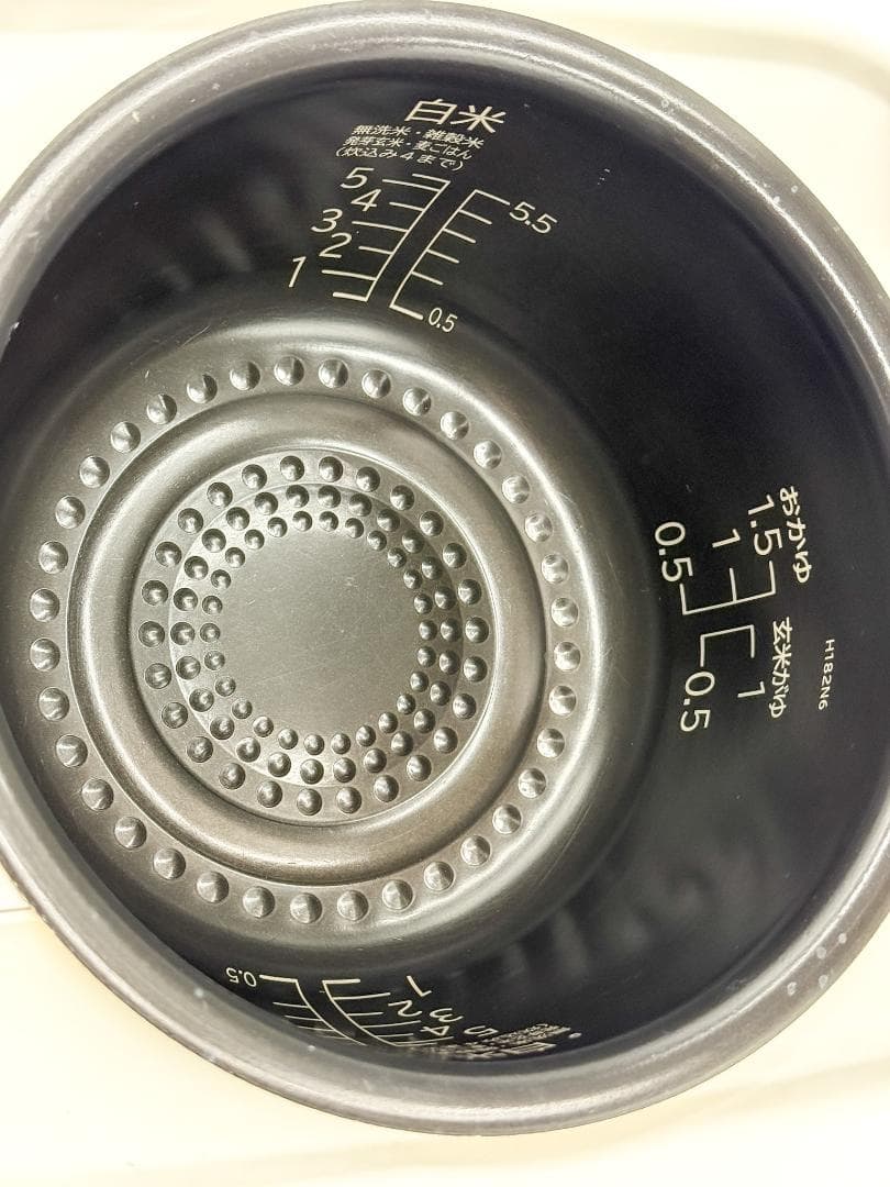 HITACHI RZ-TS105M 炊飯器1.0L IH式 2022年製釜傷あり