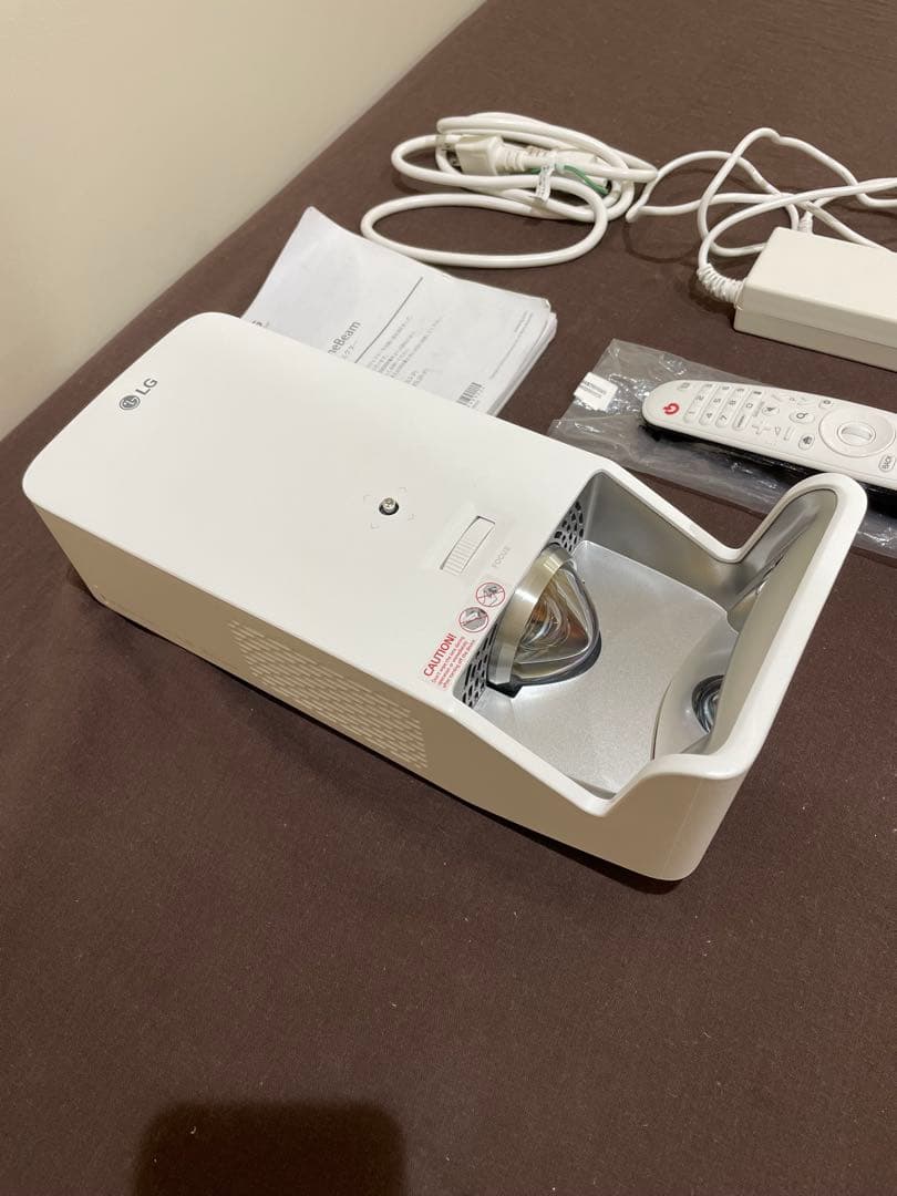 LG 超短焦点プロジェクター HF65LSR
