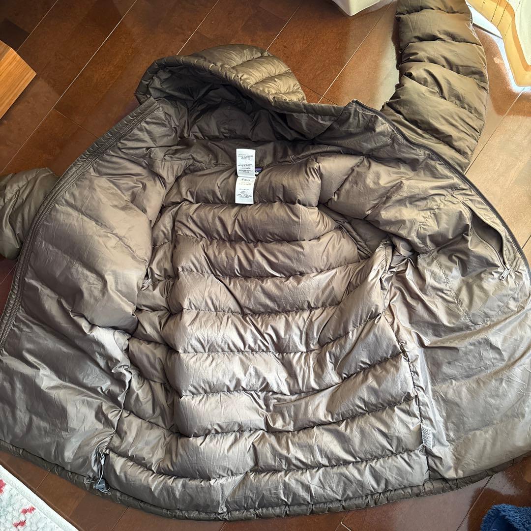 Patagonia ハイロフトダウンフーディ