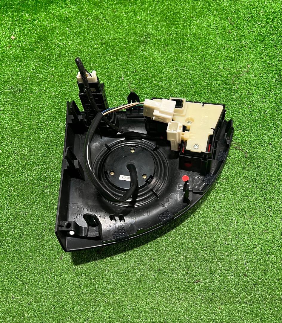 トムス TOM’S シフトポジションスイッチ 30プリウス　ZVW30