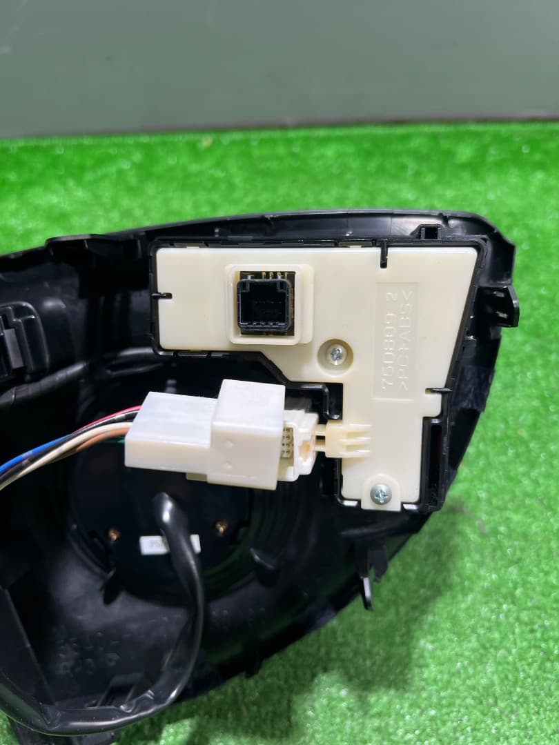 トムス TOM’S シフトポジションスイッチ 30プリウス　ZVW30