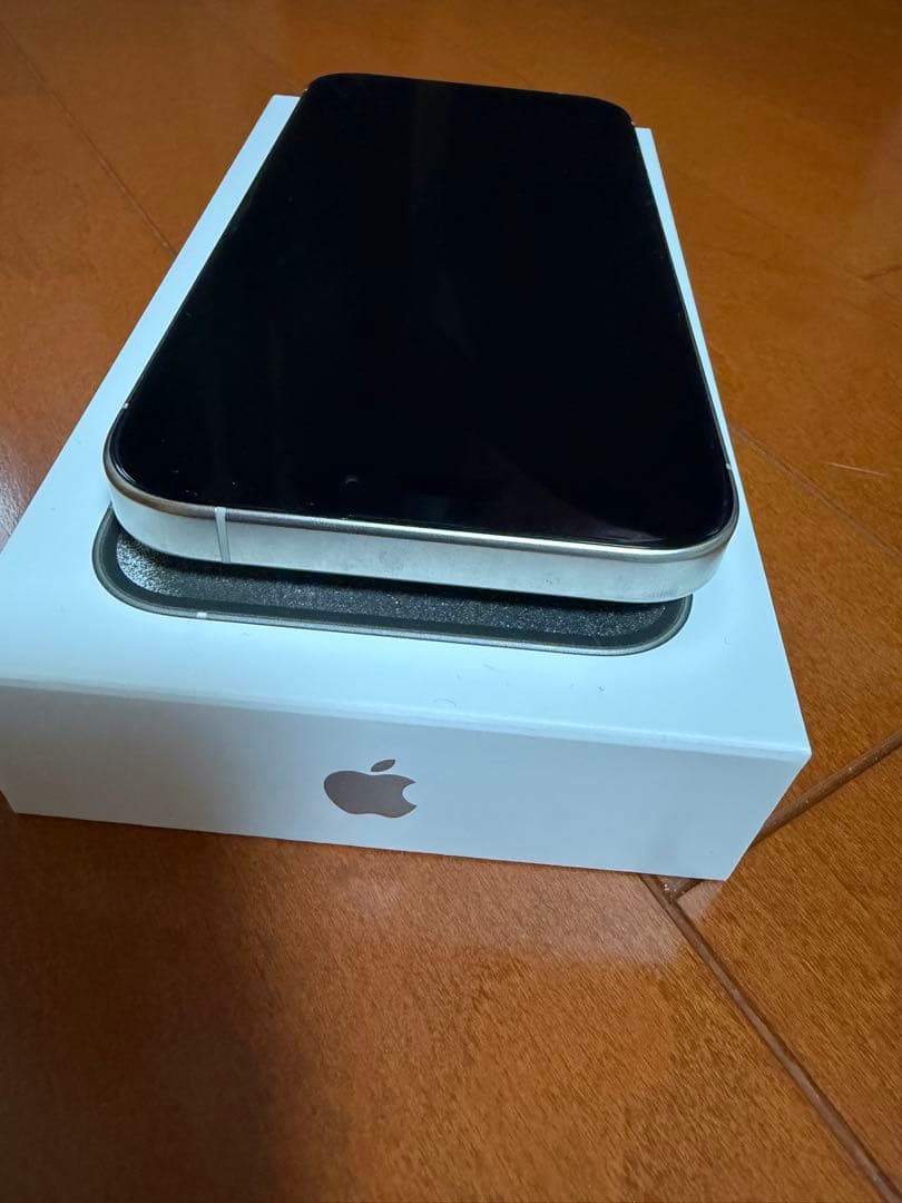 【美品】iPhone 15Pro 128G ホワイトチタニウム
