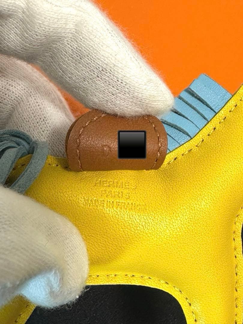 HERMES エルメス ロデオチャーム　PMジョーヌナプル セレステ ゴールド