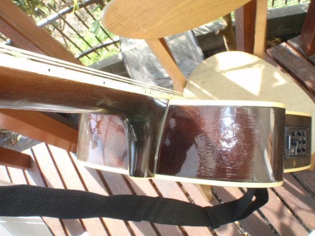 YAMAHA FG-202 赤ラベル　エレアコ装備　ライブでの使用可能。