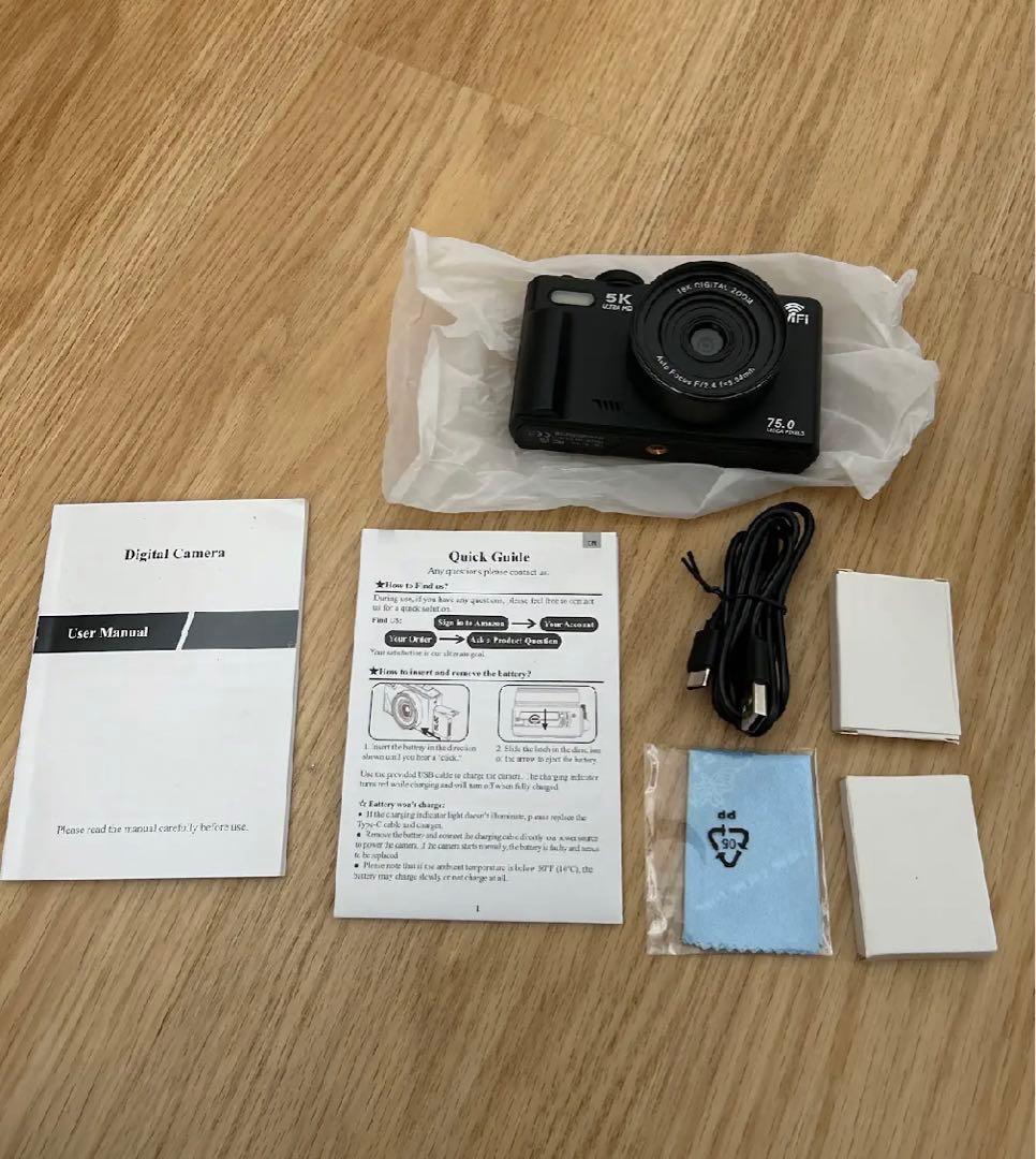 新品！デジカメ　コンパクト　5k ブラック　軽量　180度回転画面　自撮り大画面