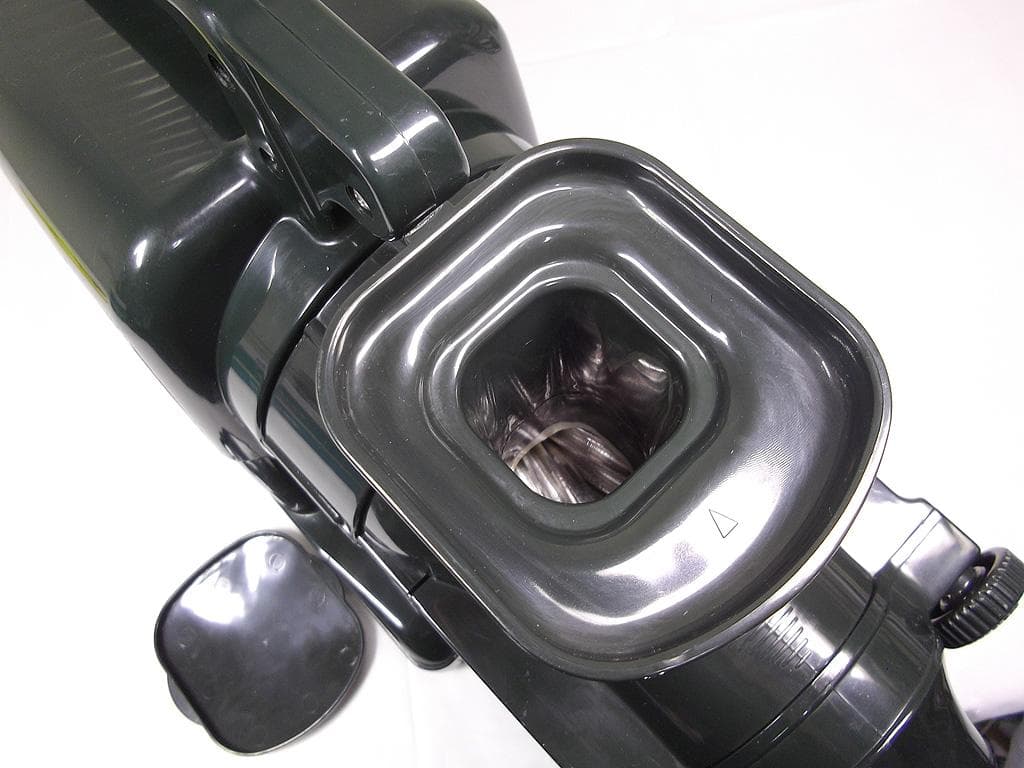 野菜しぼり器 スロージューサー しぼるくん 高波動ジュースマシン