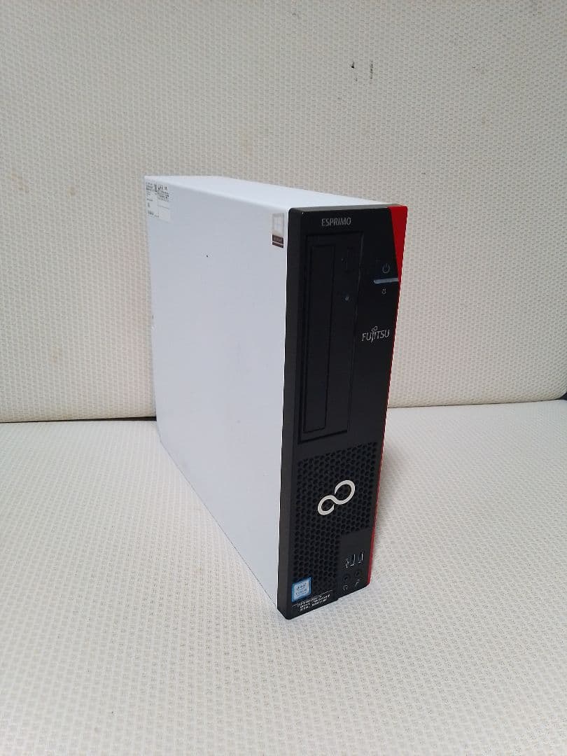 FUJITSU　esprimo d588 i5-8500