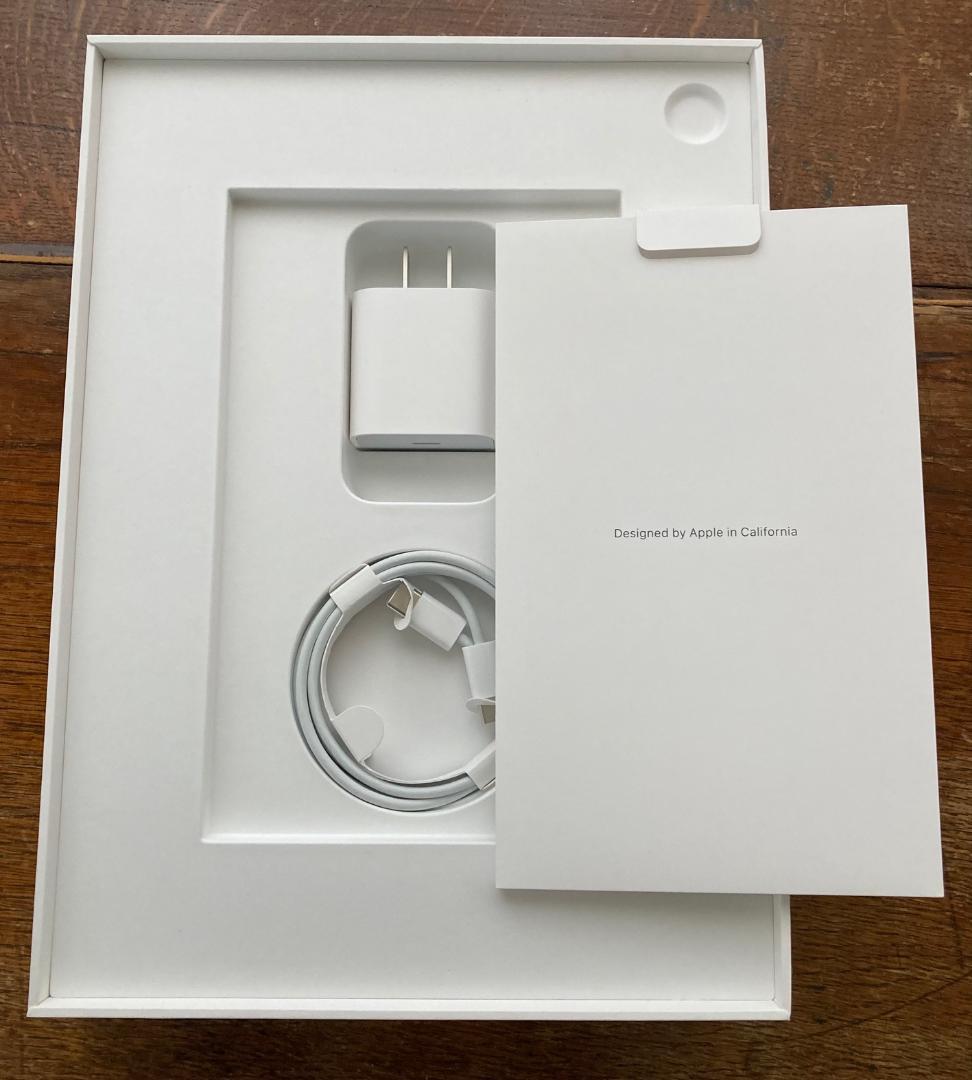 Apple iPad A16 MD4D4J/A おまけ付き